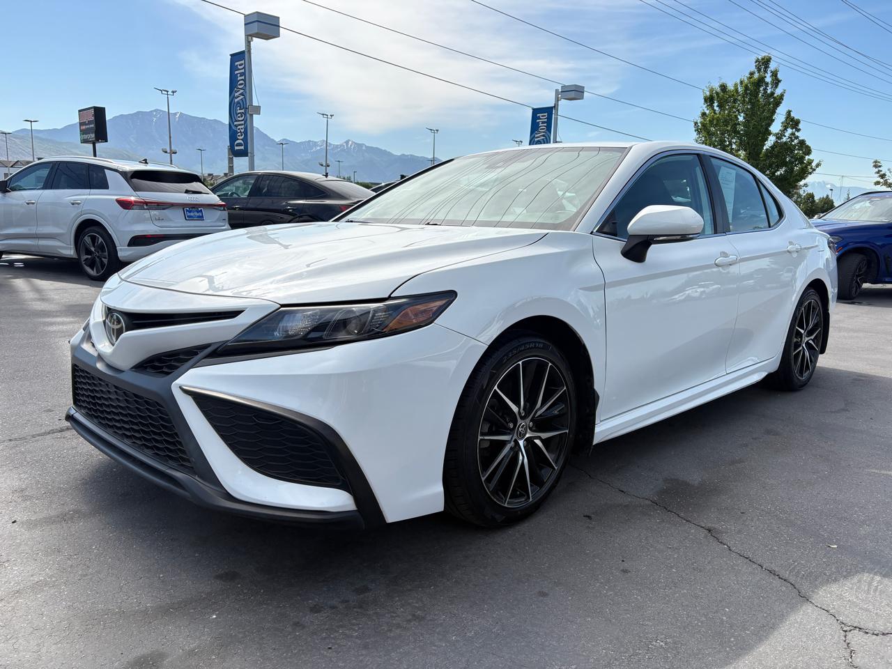 Toyota Camry SE Auto AWD (Natl) 2022