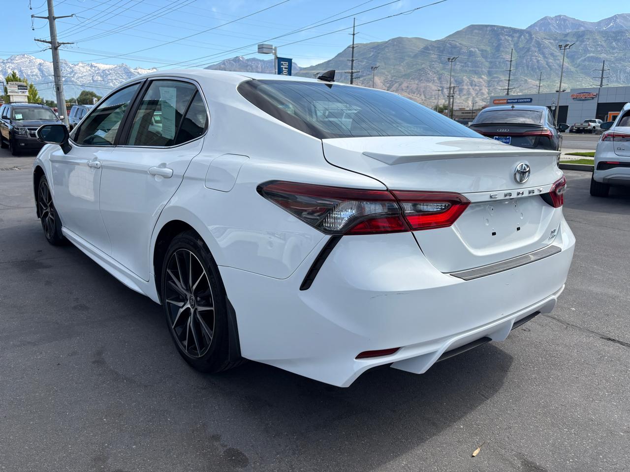 Toyota Camry SE Auto AWD (Natl) 2022
