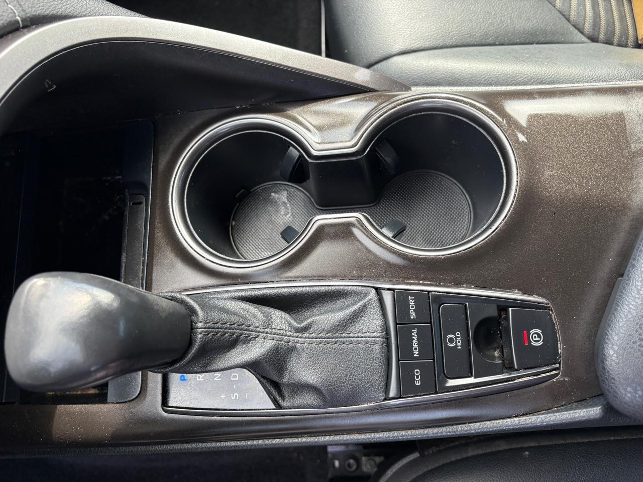 Toyota Camry SE Auto AWD (Natl) 2022