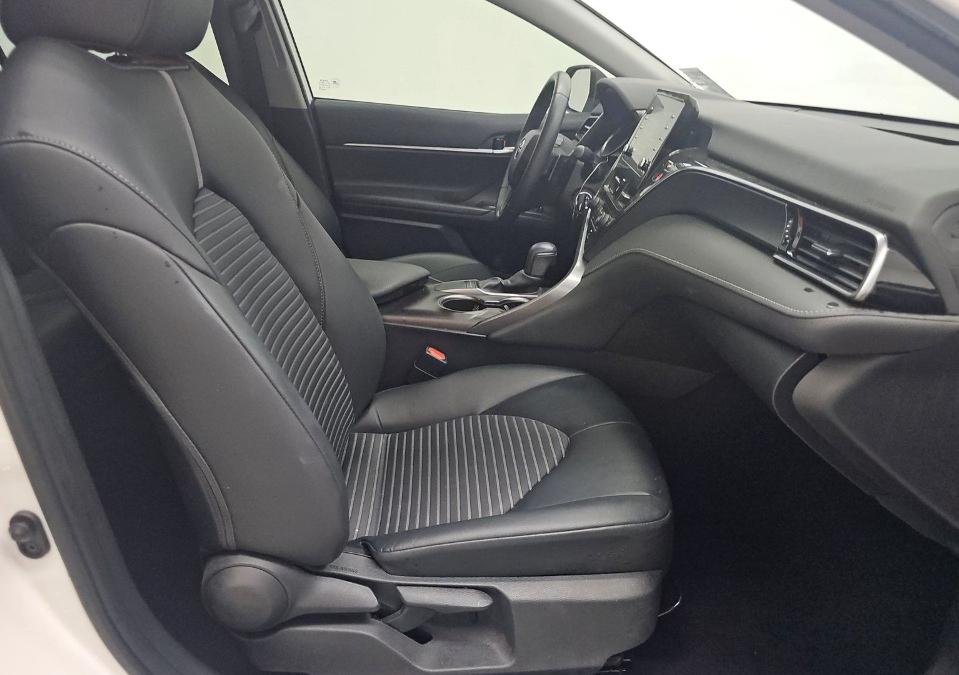 Toyota Camry SE Auto (Natl) 2023