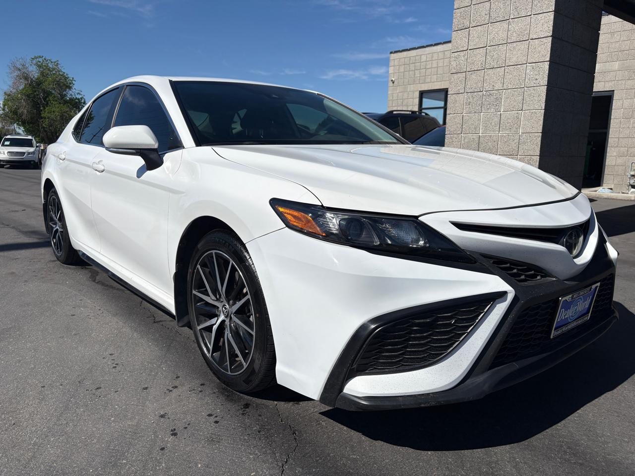 2023 Toyota Camry SE Auto (Natl)