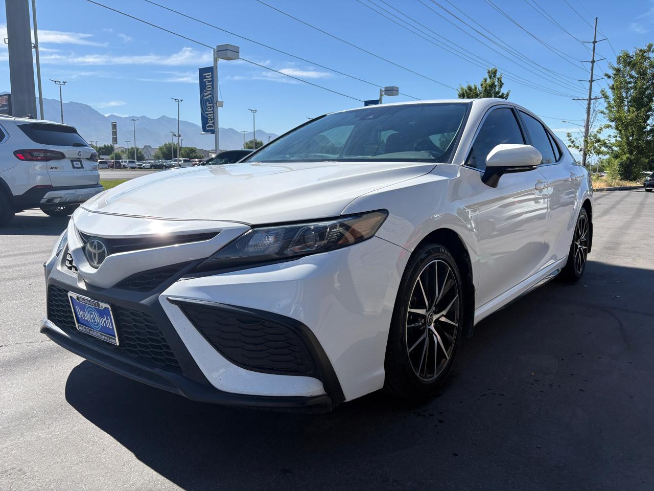 Toyota Camry SE Auto (Natl) 2023