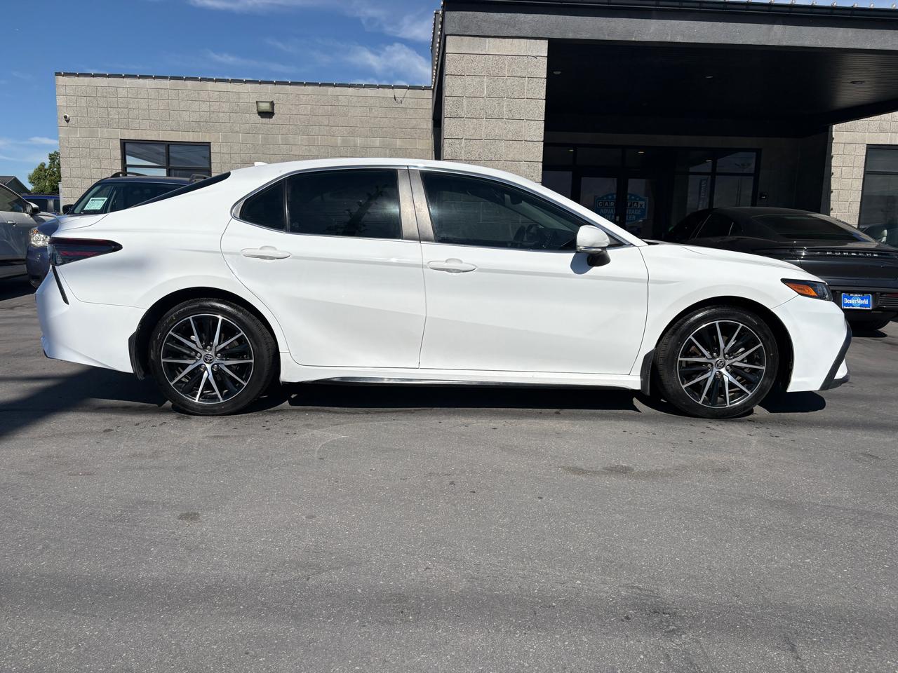 Toyota Camry SE Auto (Natl) 2023