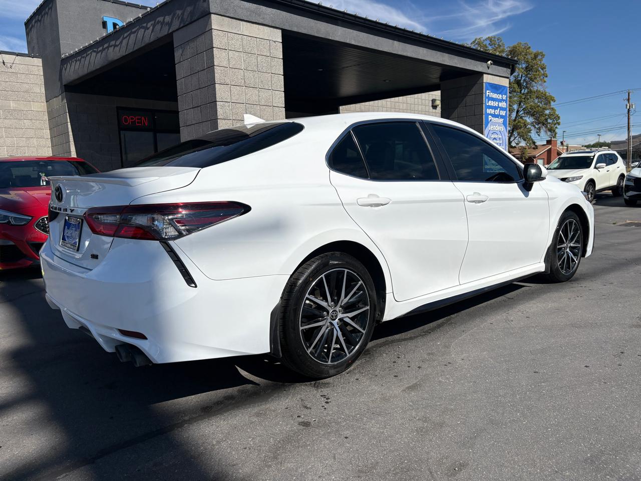 Toyota Camry SE Auto (Natl) 2023