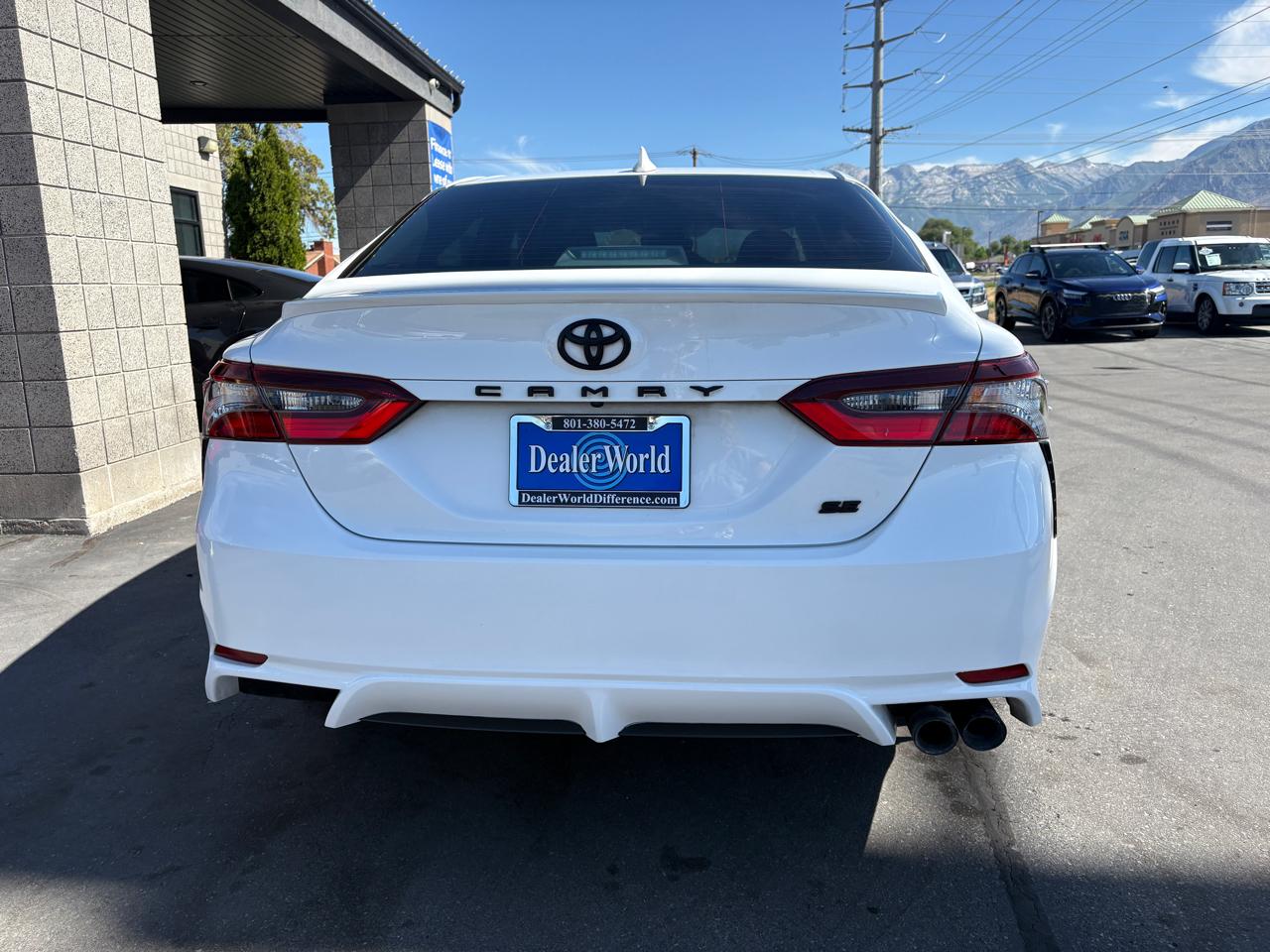Toyota Camry SE Auto (Natl) 2023