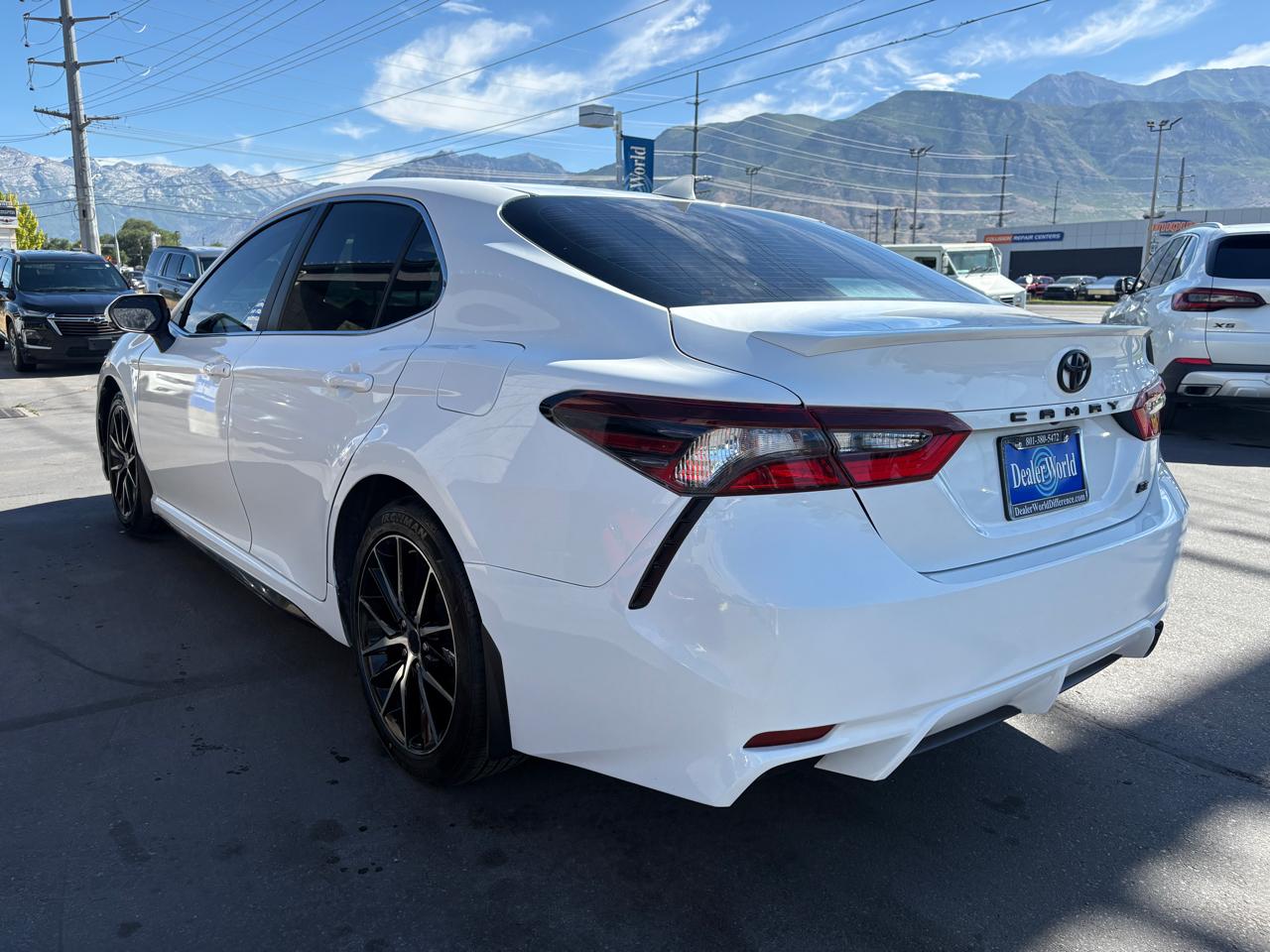 Toyota Camry SE Auto (Natl) 2023