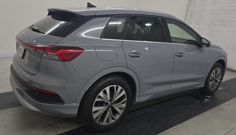 Audi Q4 e-tron  2024