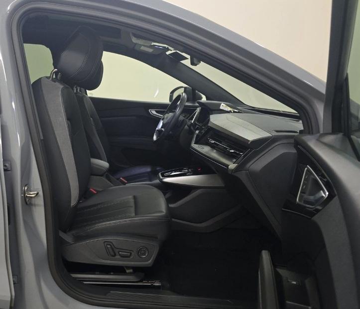 Audi Q4 e-tron  2024