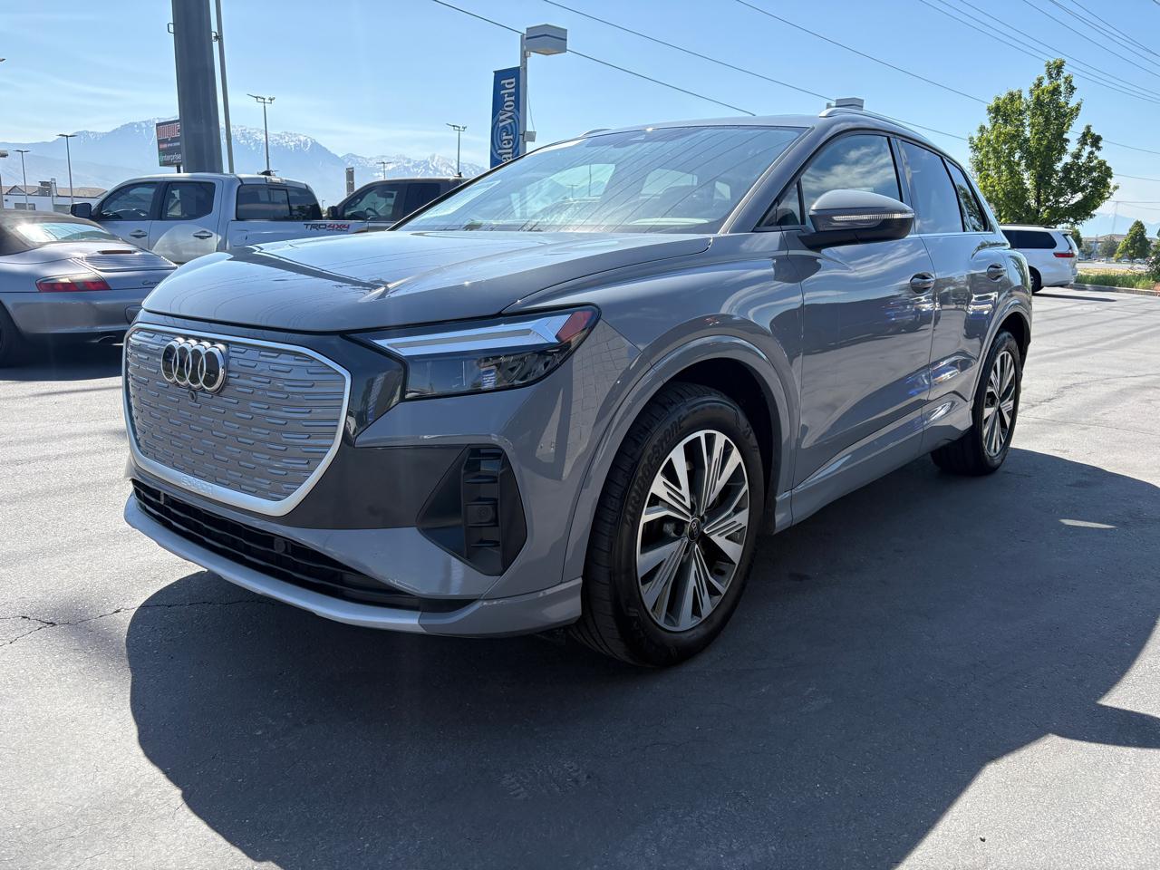 Audi Q4 e-tron  2024
