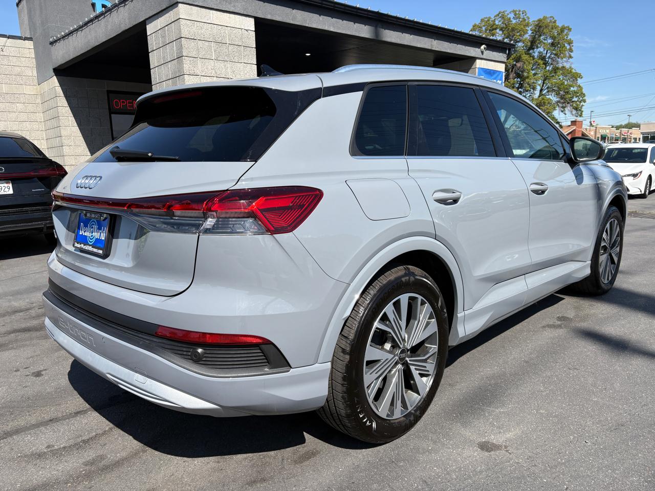Audi Q4 e-tron  2024