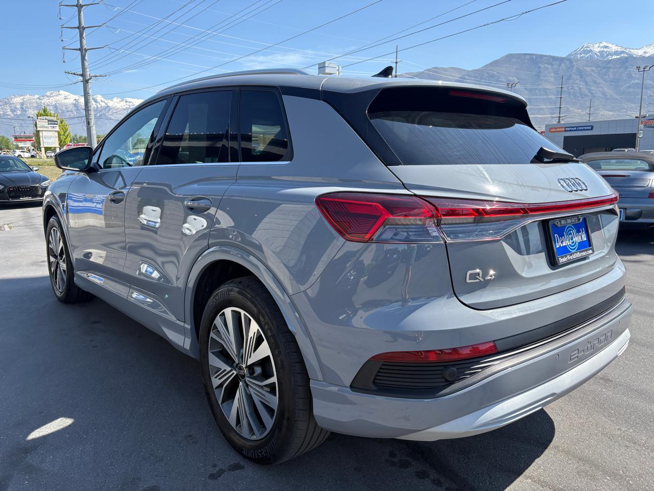Audi Q4 e-tron  2024