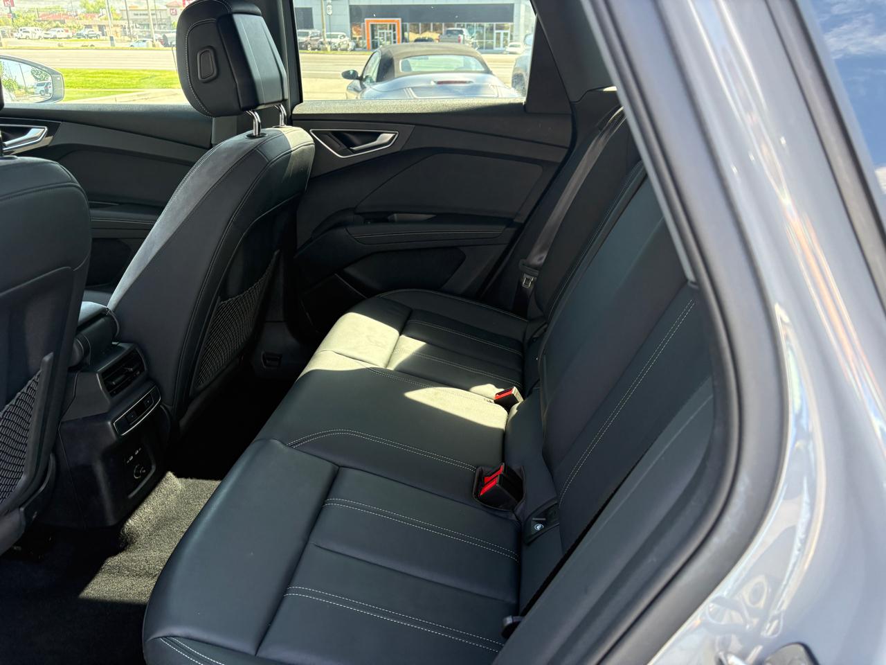 Audi Q4 e-tron  2024