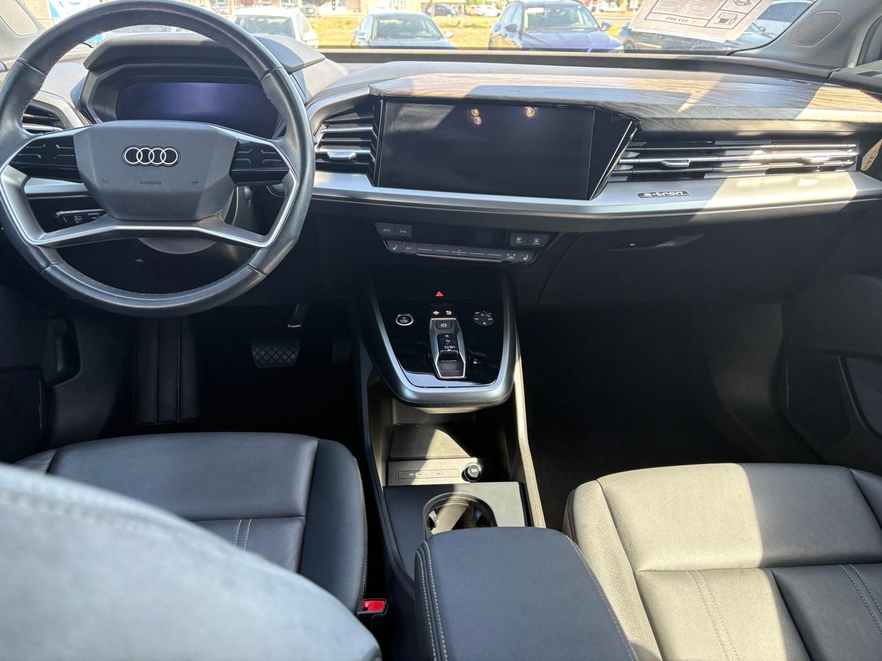 Audi Q4 e-tron  2024