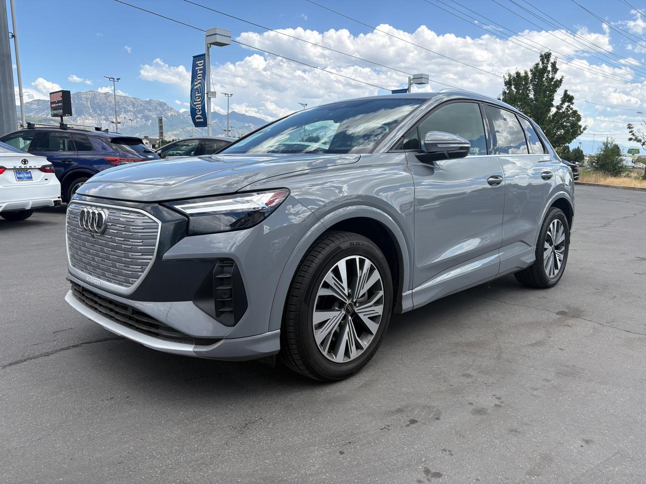 Audi Q4 e-tron  2024