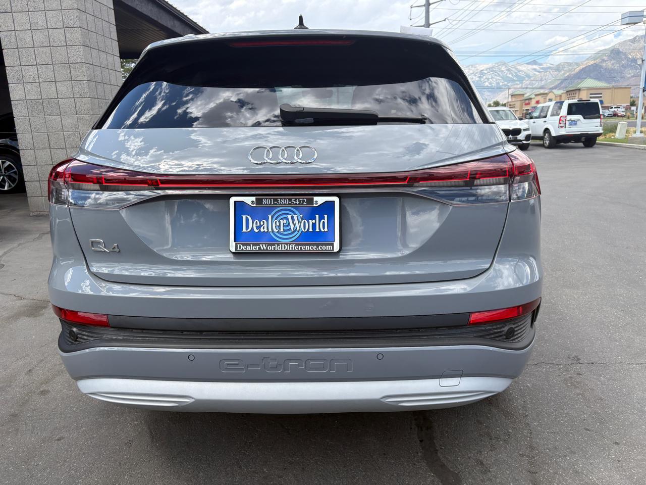 Audi Q4 e-tron  2024
