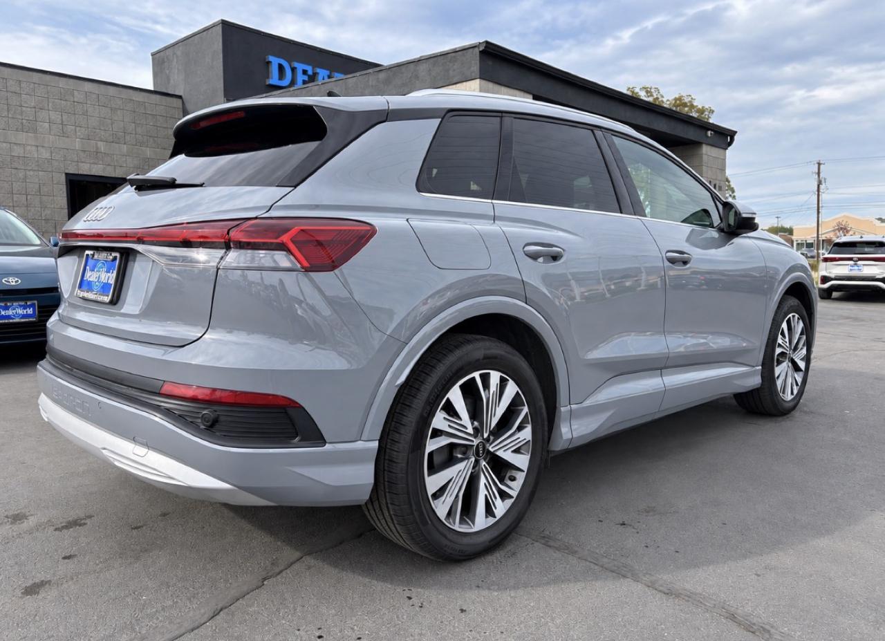 Audi Q4 e-tron  2024
