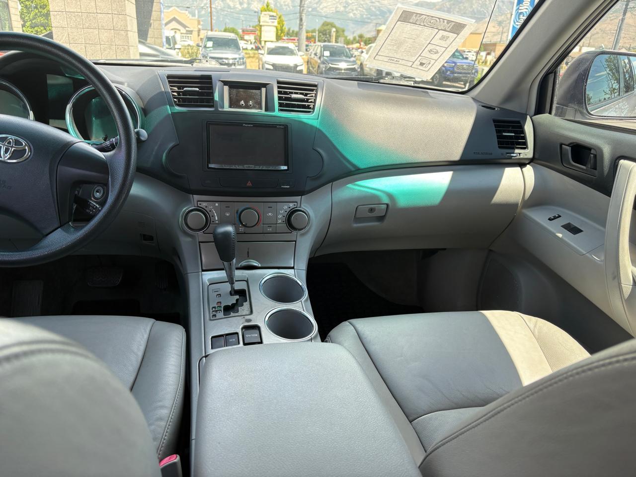 Toyota Highlander FWD 4dr Base (Natl) 2008