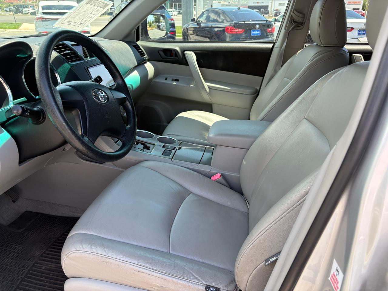 Toyota Highlander FWD 4dr Base (Natl) 2008