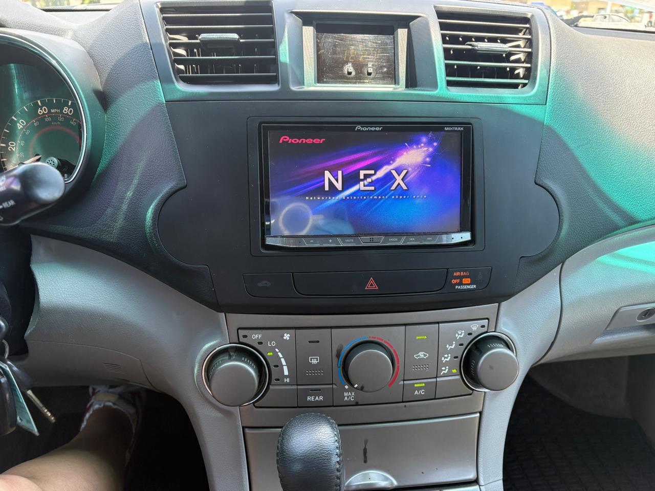 Toyota Highlander FWD 4dr Base (Natl) 2008