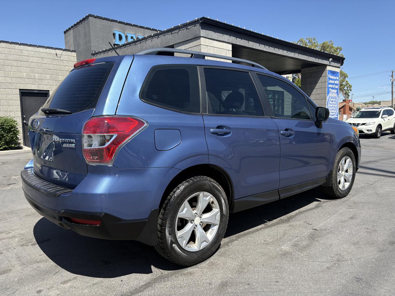 Subaru Forester 4dr CVT 2.5i PZEV 2015