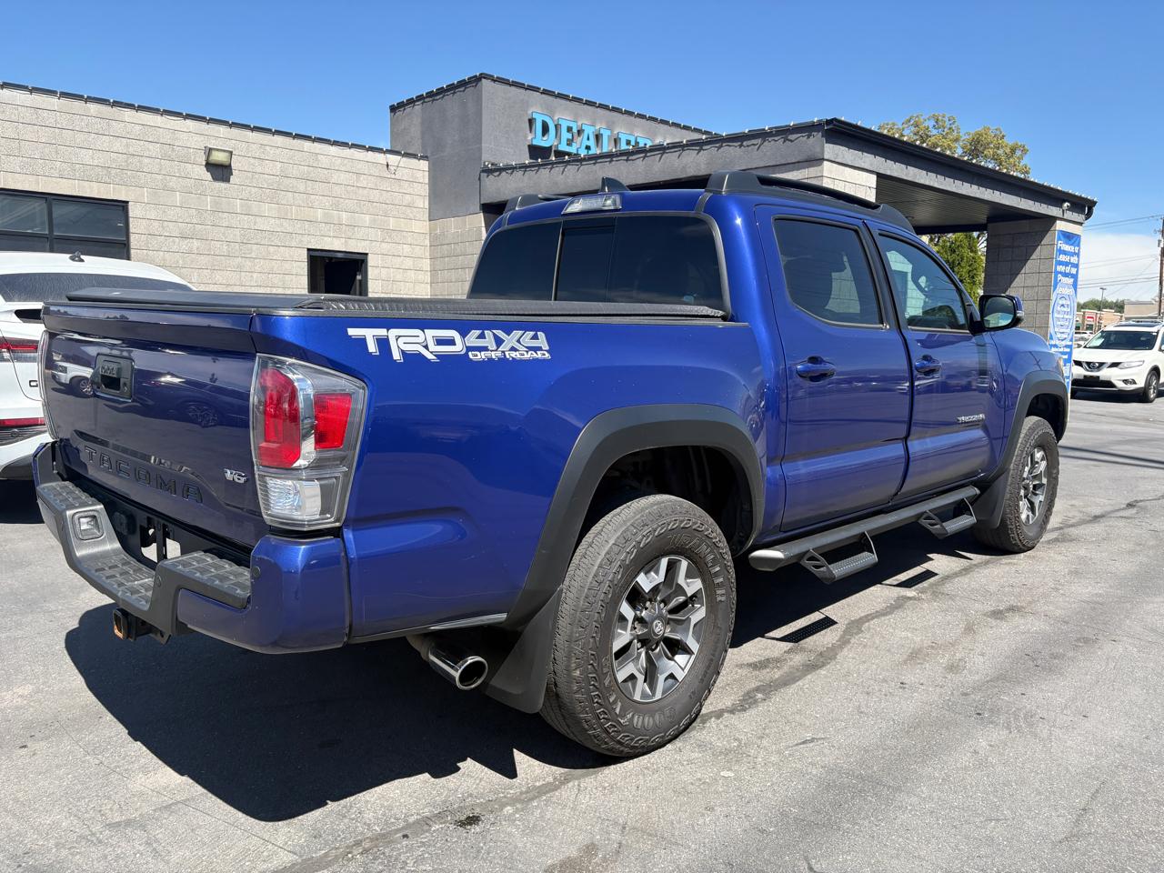 Toyota Tacoma 4WD TRD Off Road Double Cab 5' Bed V6 AT (Natl) 2023