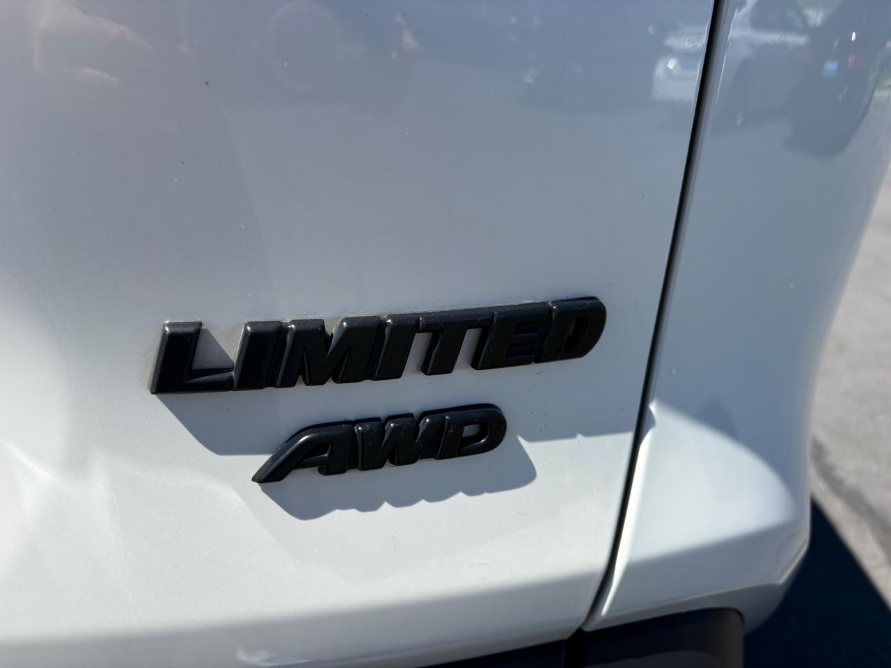 Toyota RAV4 Limited AWD (Natl) 2021