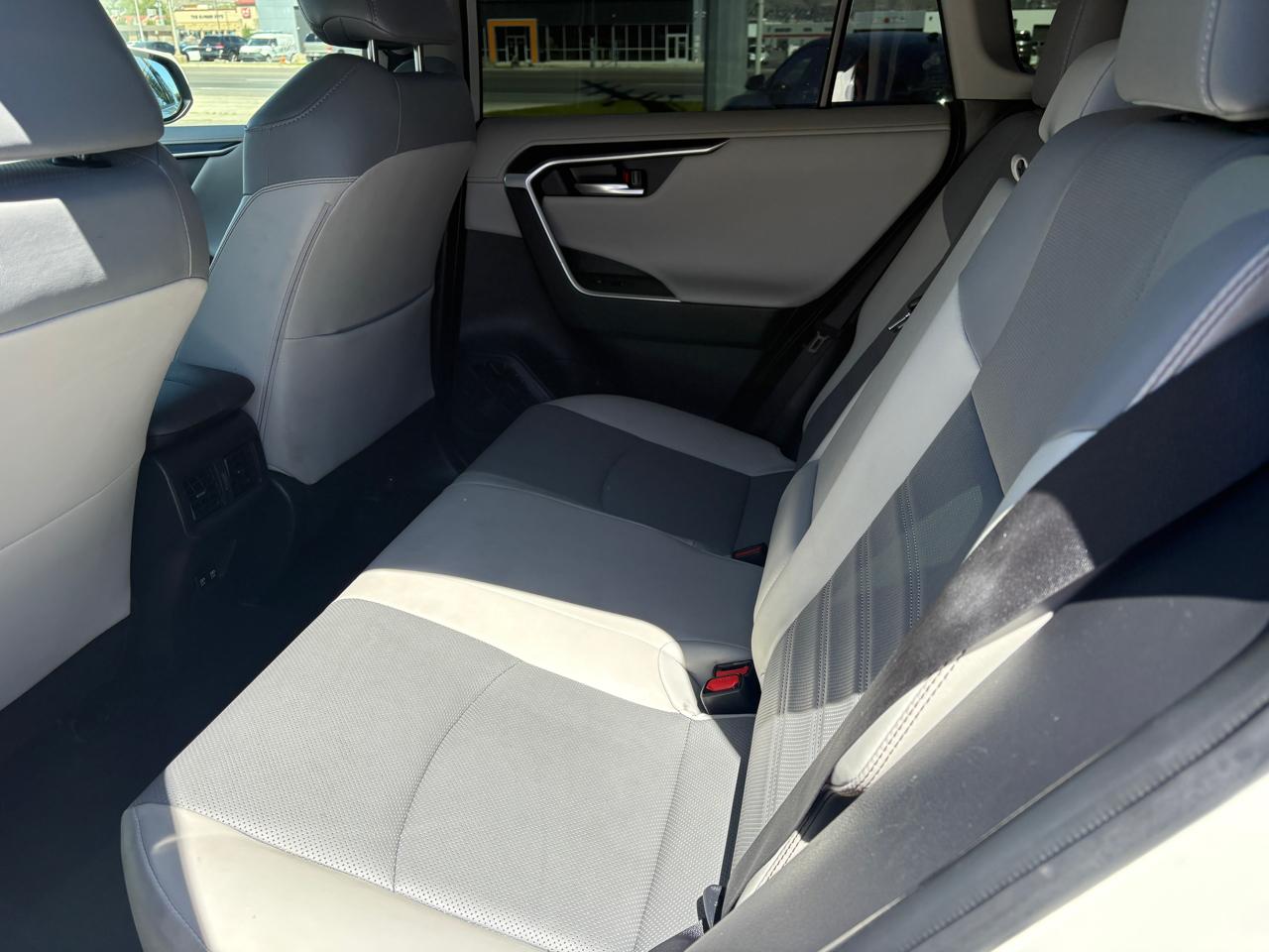 Toyota RAV4 Limited AWD (Natl) 2021
