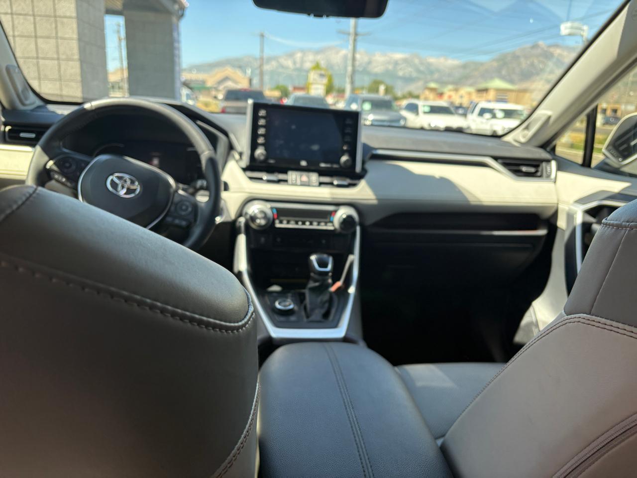 Toyota RAV4 Limited AWD (Natl) 2021