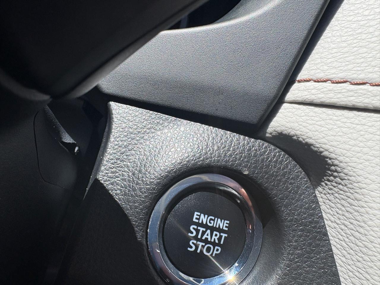 Toyota RAV4 Limited AWD (Natl) 2021