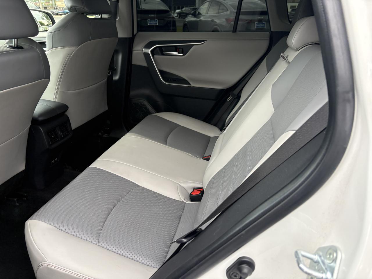 Toyota RAV4 Limited AWD (Natl) 2021