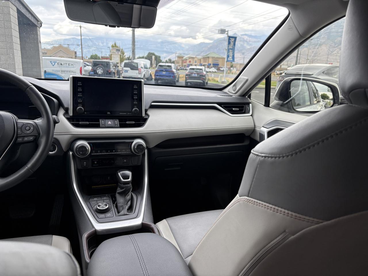 Toyota RAV4 Limited AWD (Natl) 2021