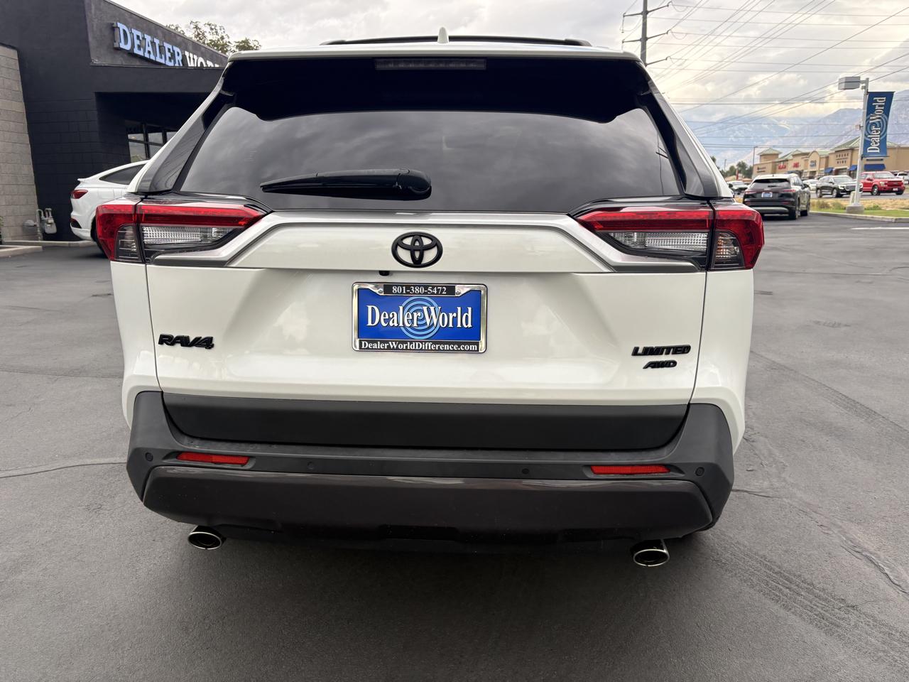 Toyota RAV4 Limited AWD (Natl) 2021