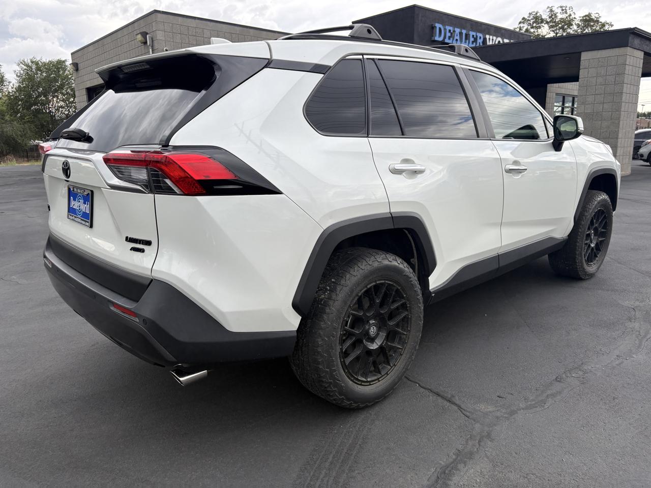 Toyota RAV4 Limited AWD (Natl) 2021