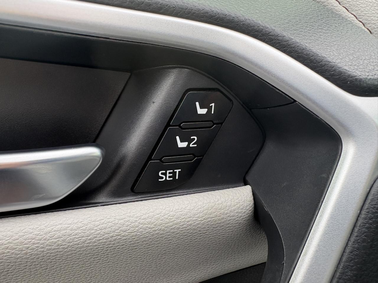Toyota RAV4 Limited AWD (Natl) 2021