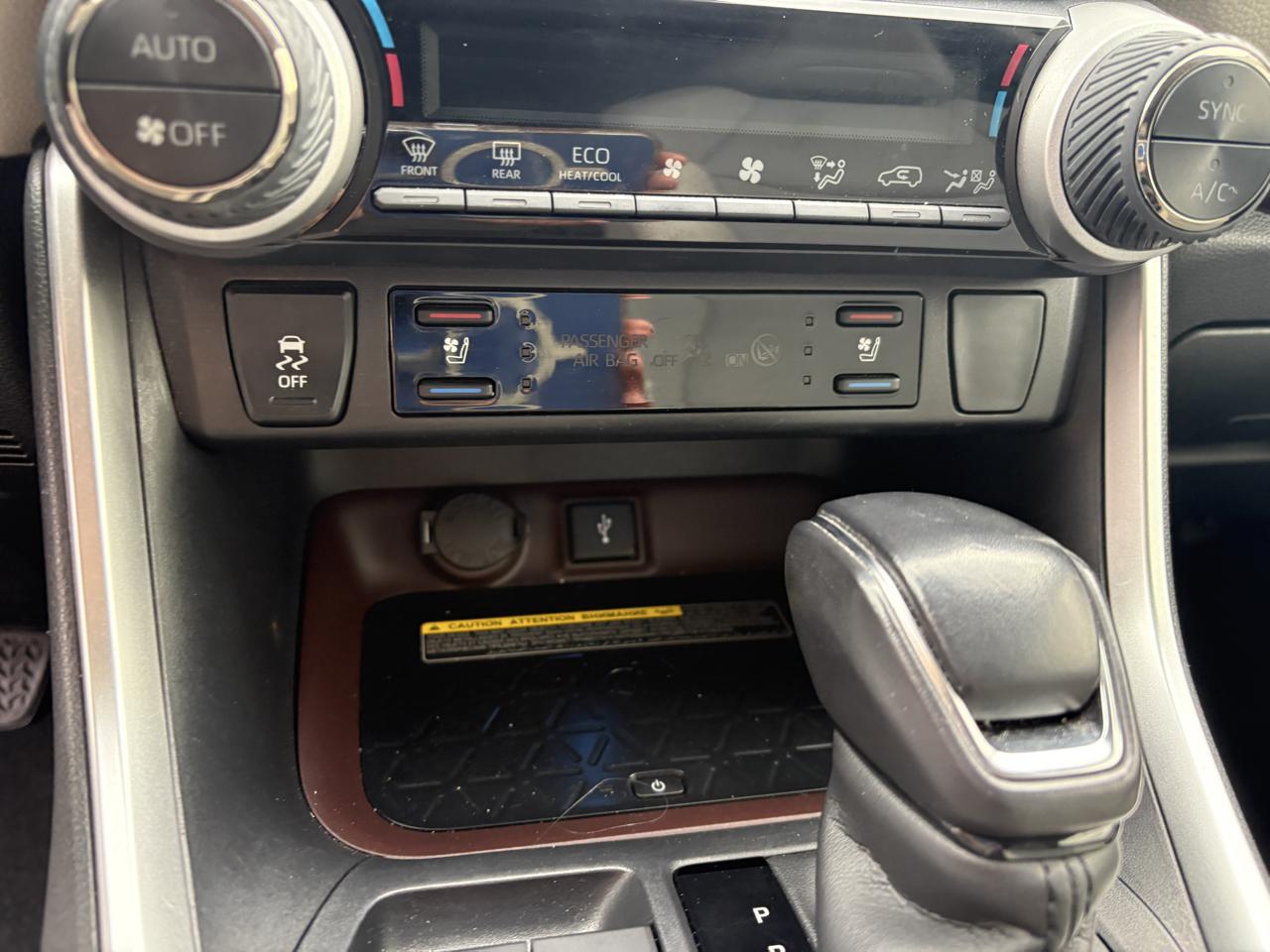 Toyota RAV4 Limited AWD (Natl) 2021