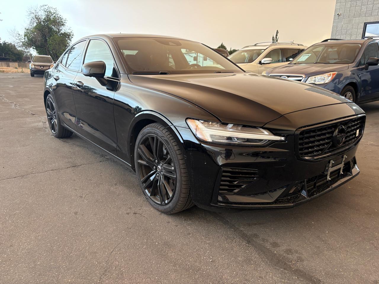 2022 Volvo S60 Recharge Plug-In Hybrid T8 eAWD PHEV R-Design