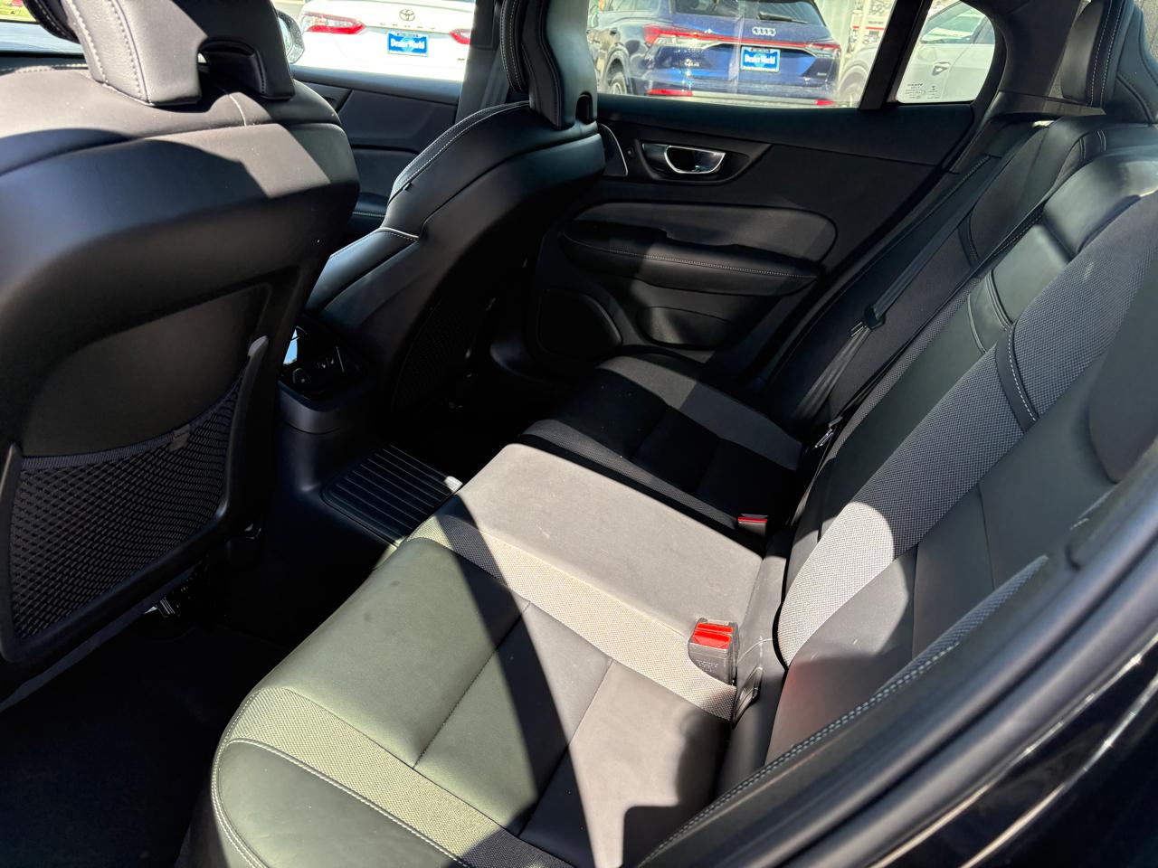 Volvo S60 Recharge Plug-In Hybrid T8 eAWD PHEV R-Design 2022