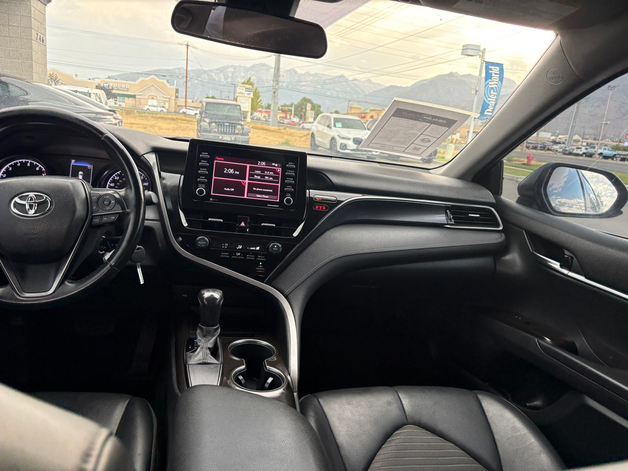 Toyota Camry SE Auto (Natl) 2021