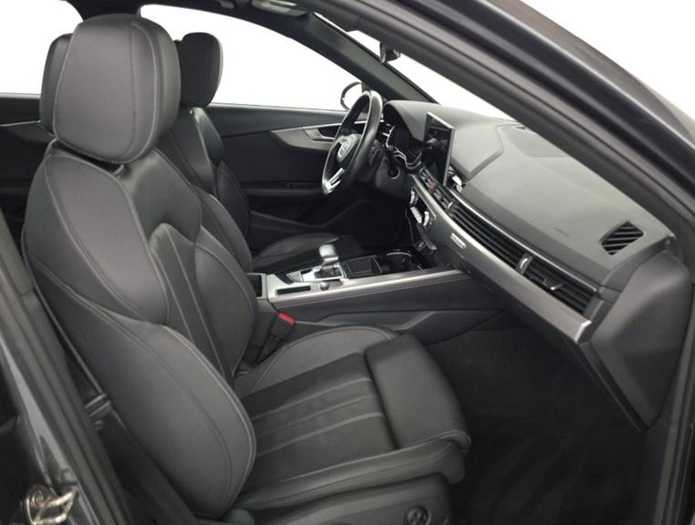 Audi A4 Sedan S line Premium Plus 45 TFSI quattro 2023