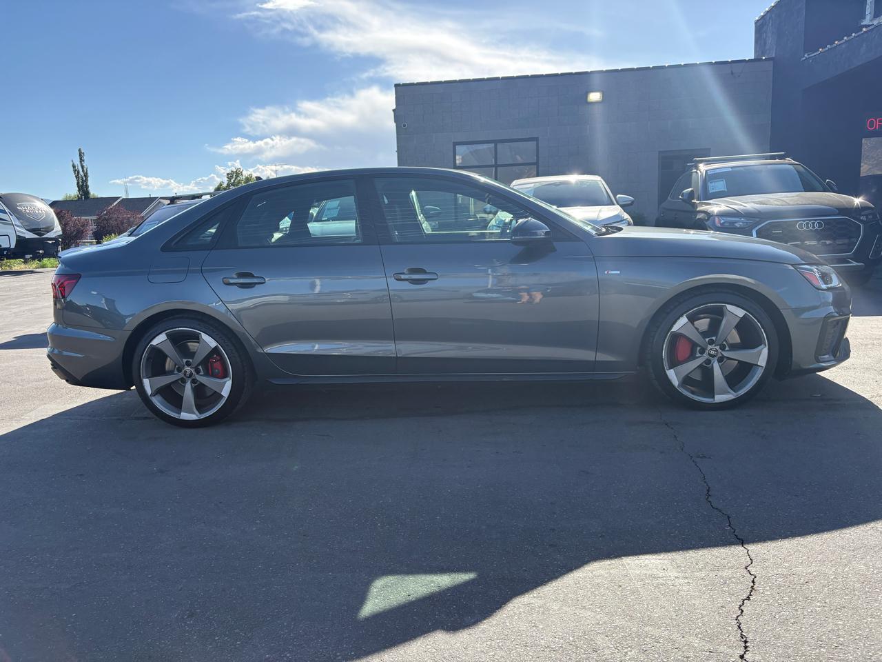 Audi A4 Sedan S line Premium Plus 45 TFSI quattro 2023