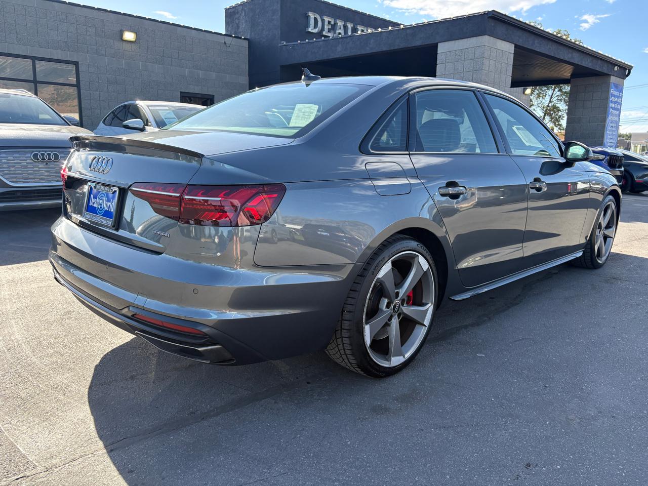 Audi A4 Sedan S line Premium Plus 45 TFSI quattro 2023