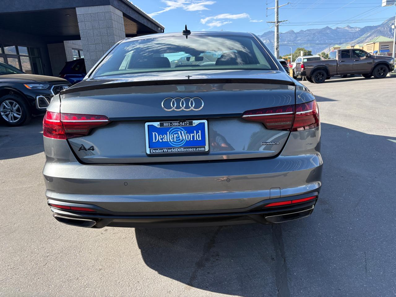 Audi A4 Sedan S line Premium Plus 45 TFSI quattro 2023