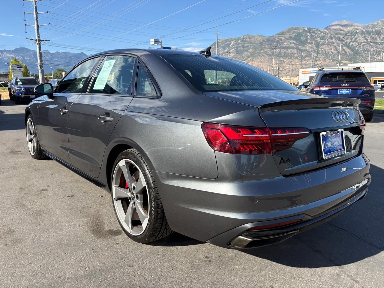 Audi A4 Sedan S line Premium Plus 45 TFSI quattro 2023