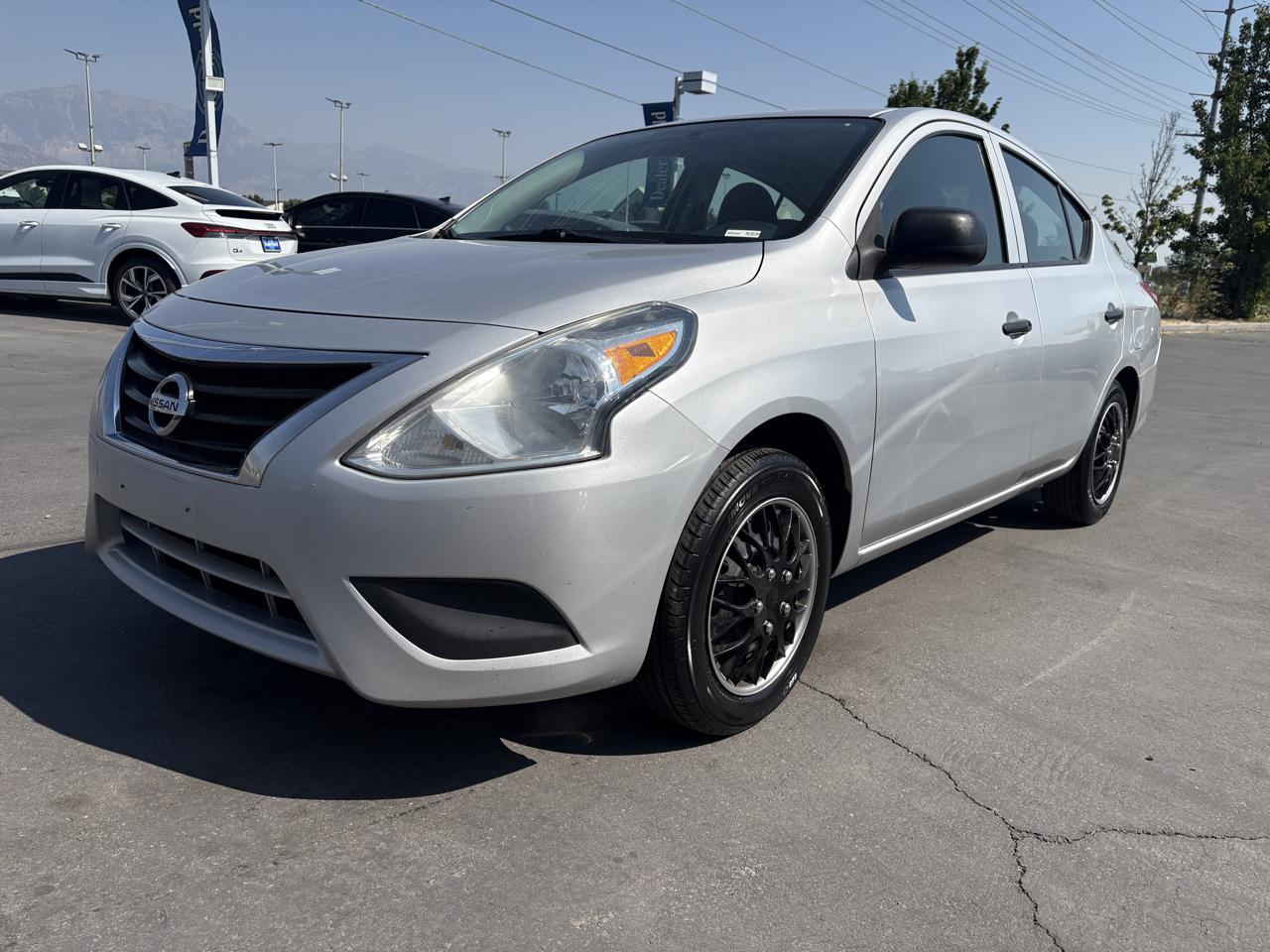 Nissan Versa 4dr Sdn CVT 1.6 S Plus 2015