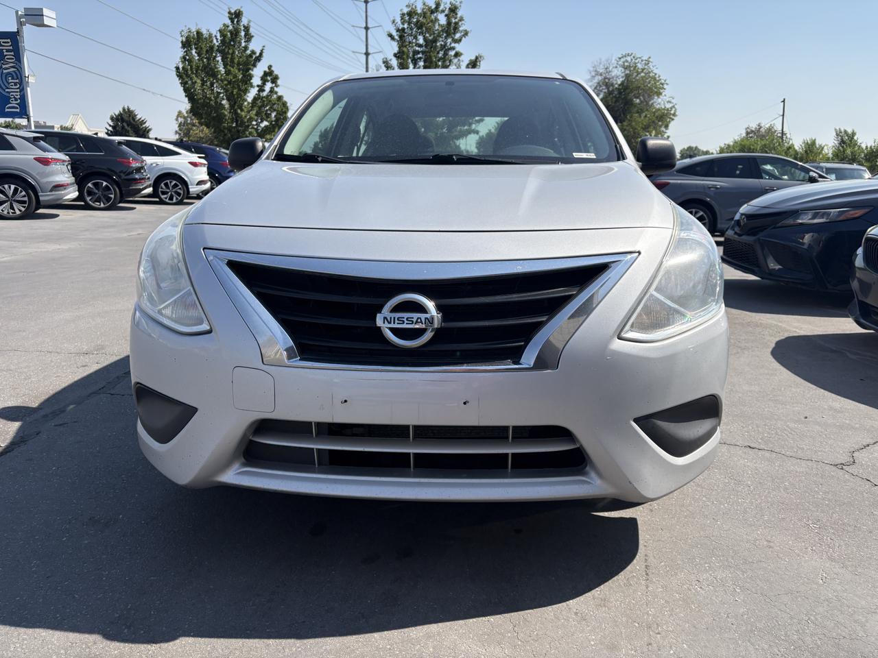 Nissan Versa 4dr Sdn CVT 1.6 S Plus 2015