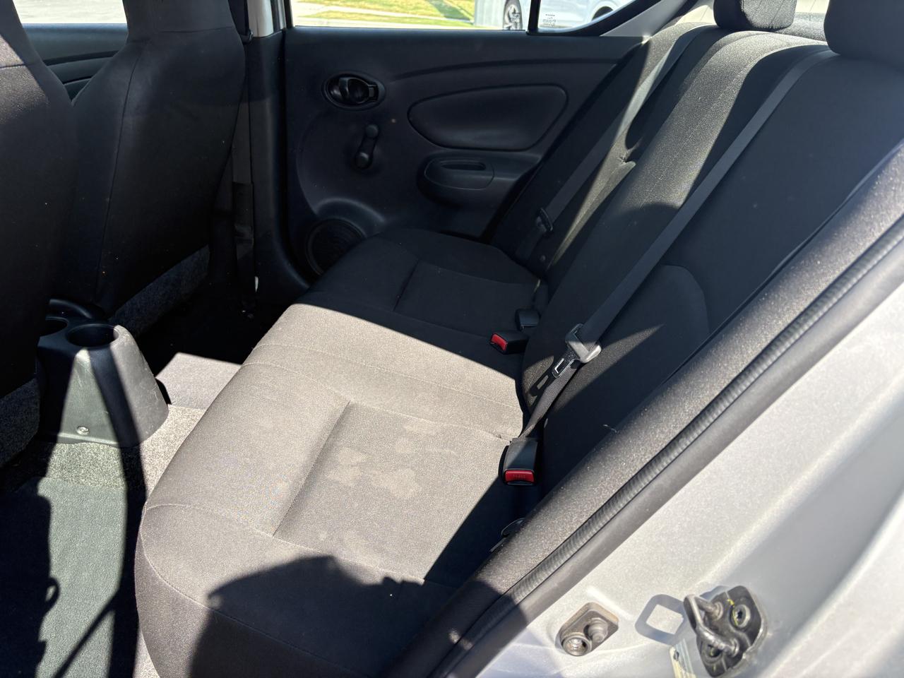 Nissan Versa 4dr Sdn CVT 1.6 S Plus 2015