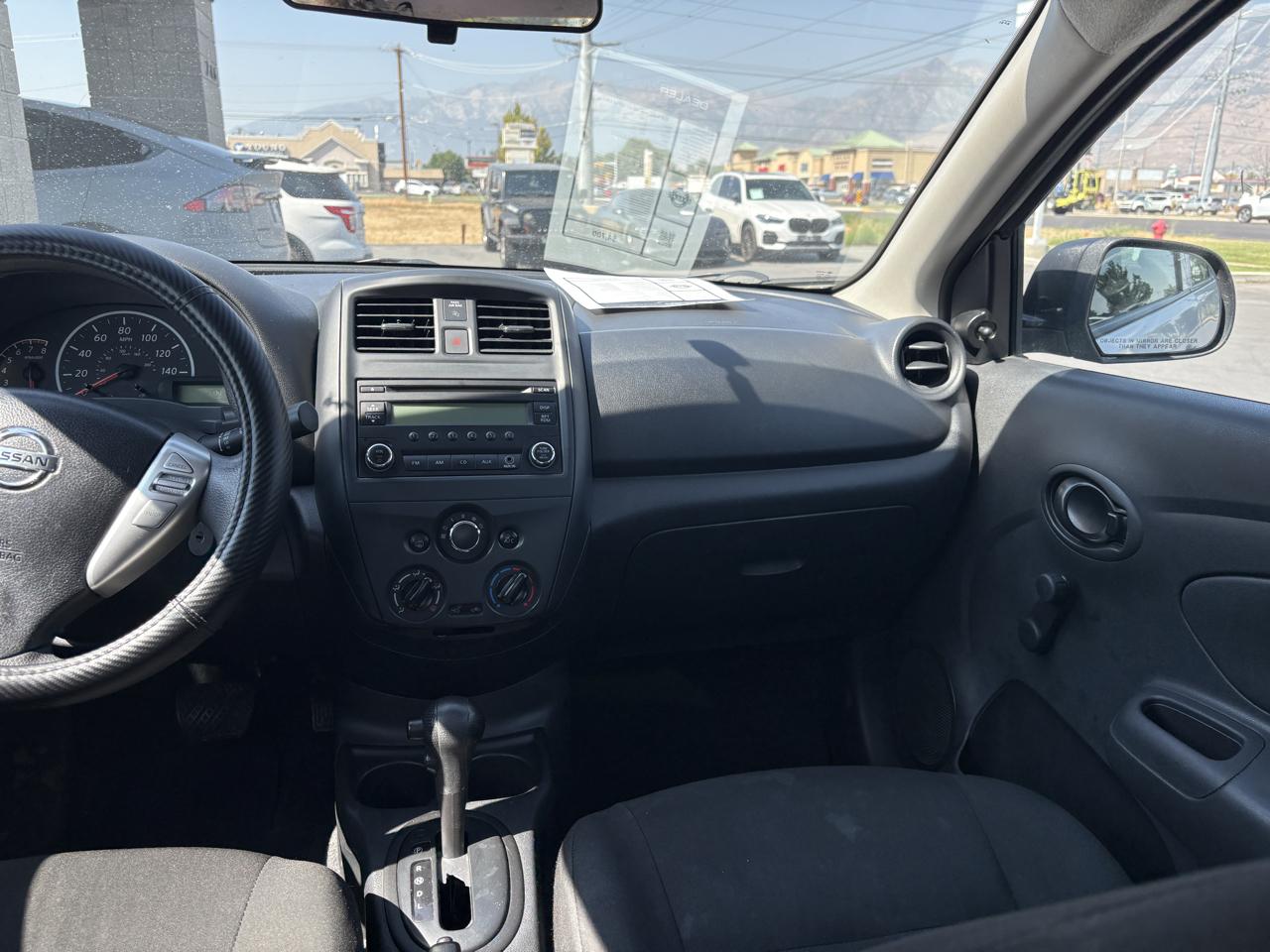 Nissan Versa 4dr Sdn CVT 1.6 S Plus 2015