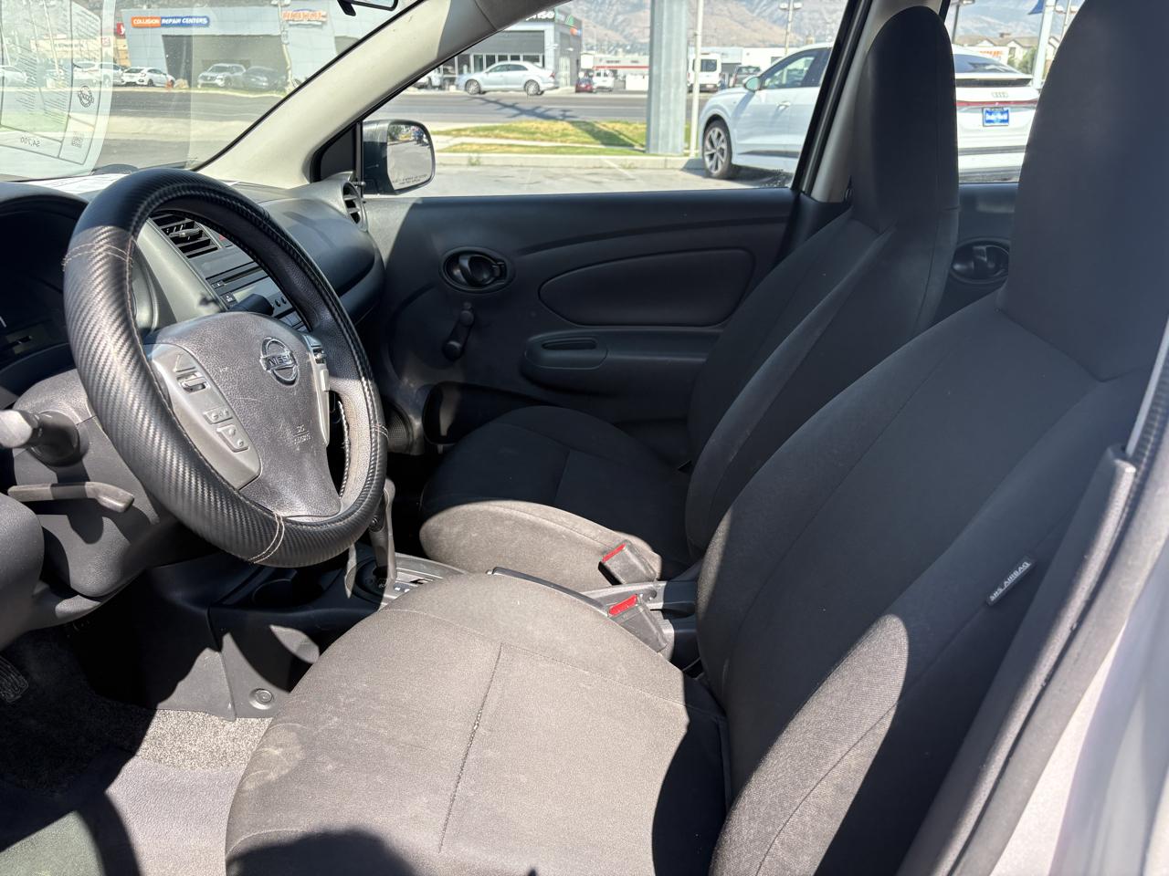 Nissan Versa 4dr Sdn CVT 1.6 S Plus 2015