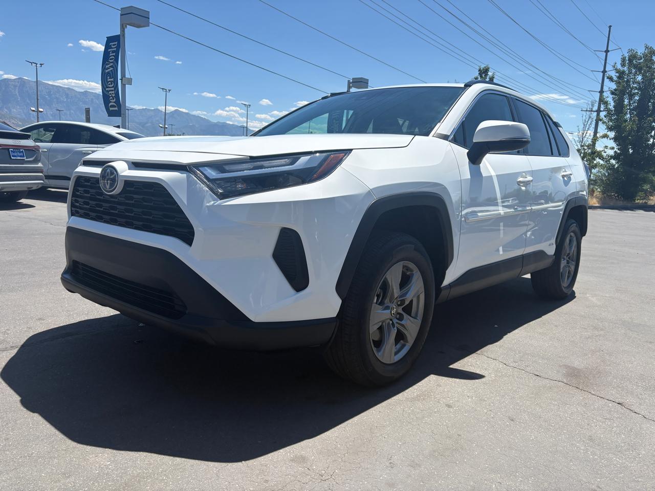Toyota RAV4 Hybrid LE AWD (Natl) 2024