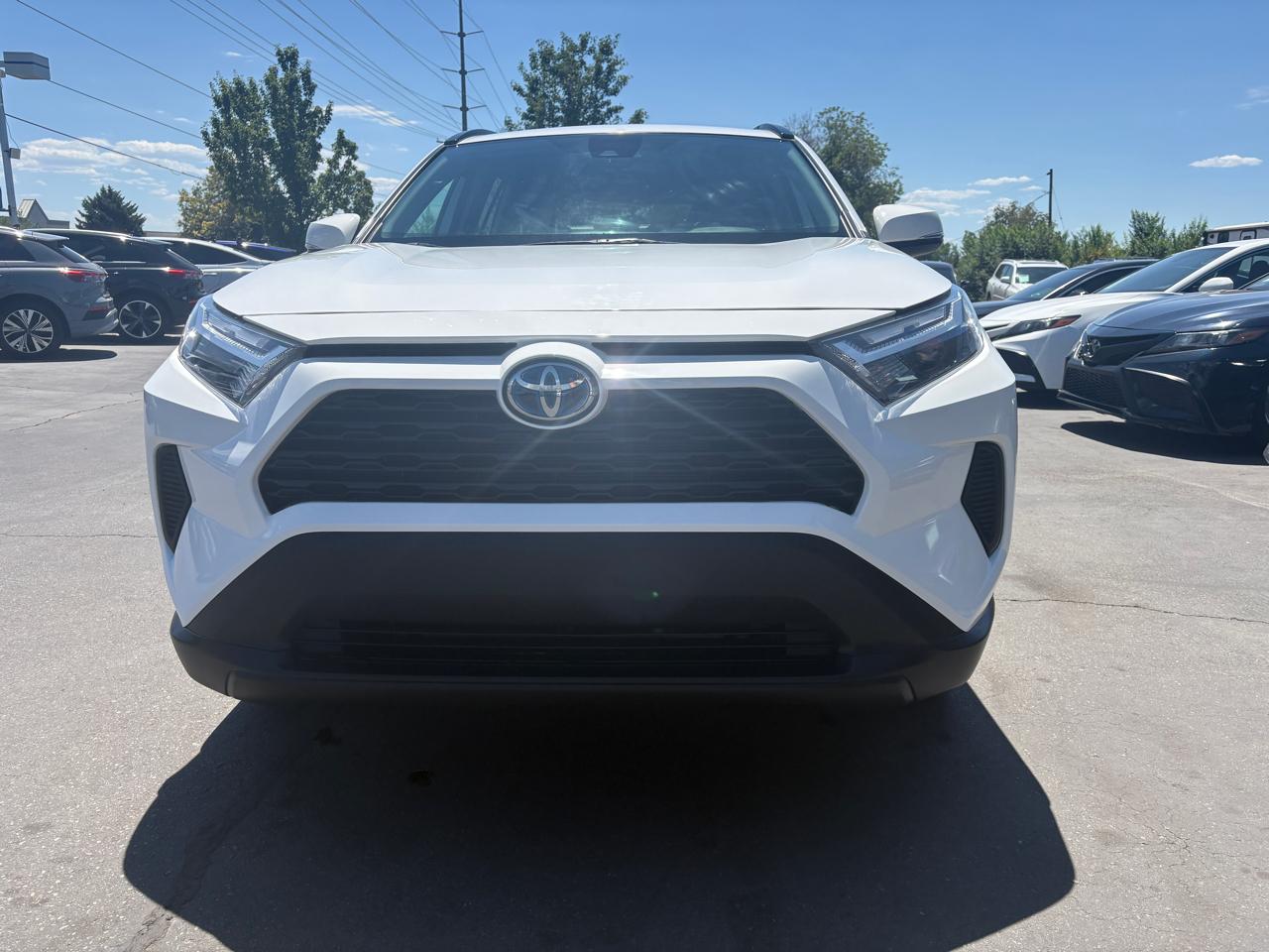 Toyota RAV4 Hybrid LE AWD (Natl) 2024